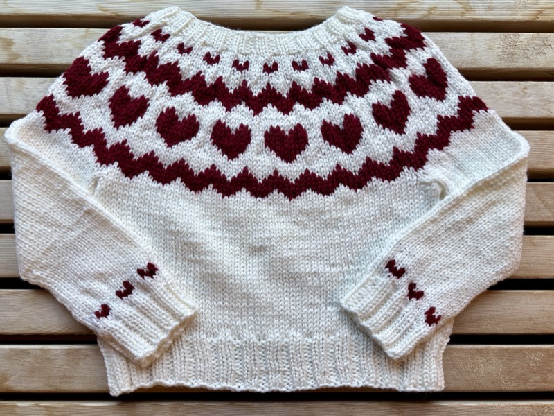 Bean and Olive sweater - white and red